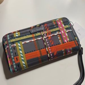 Vera Bradley Midtown Wristlet Wallet BRAND NEW WITH TAGS!